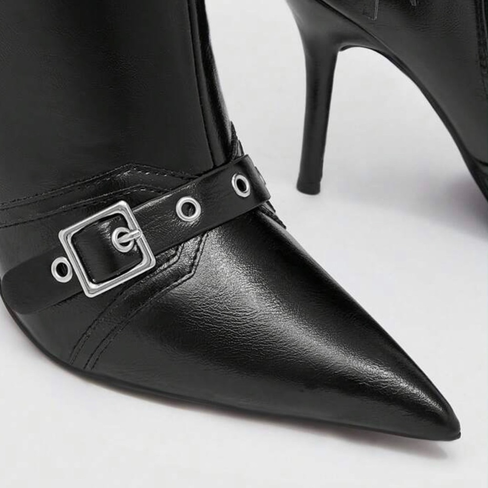 Trending Buckle Stiletto Heeled Classic Black Fall Boots, size 8 - Picture 3 of 8
